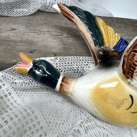 Vintage Hand-Painted Ceramic Flying Mallard Wall Pocket Hanging Decor Japan - Picture 3 of 8